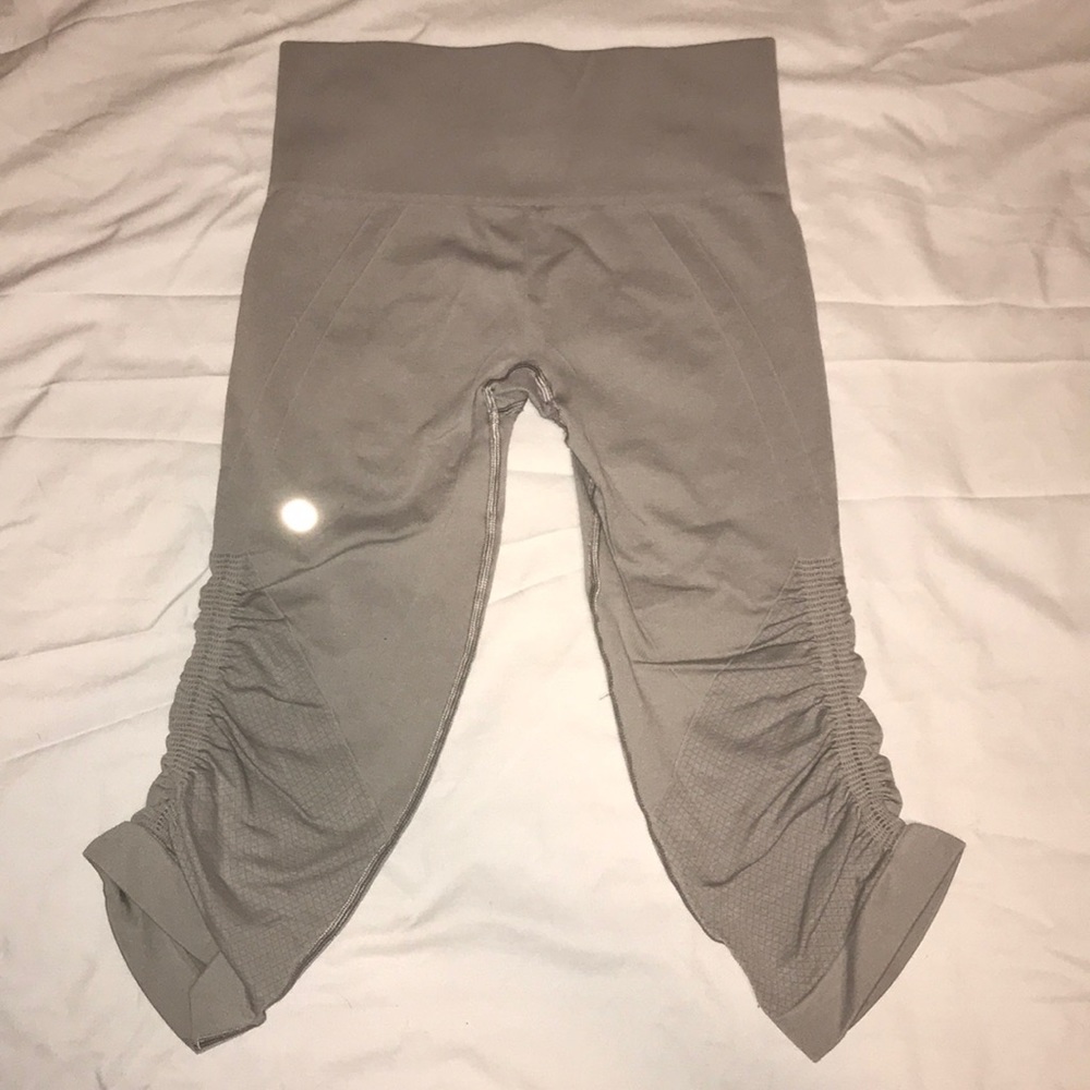 Lulu lemon in the flow crop leggings